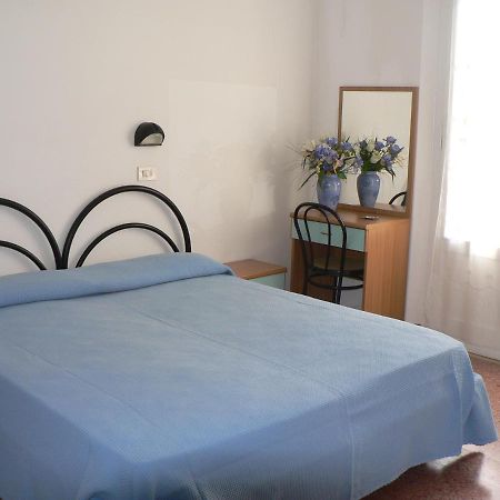 Hotel Arlesiana Rimini Eksteriør billede