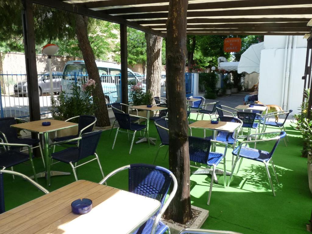 Hotel Arlesiana Rimini Eksteriør billede