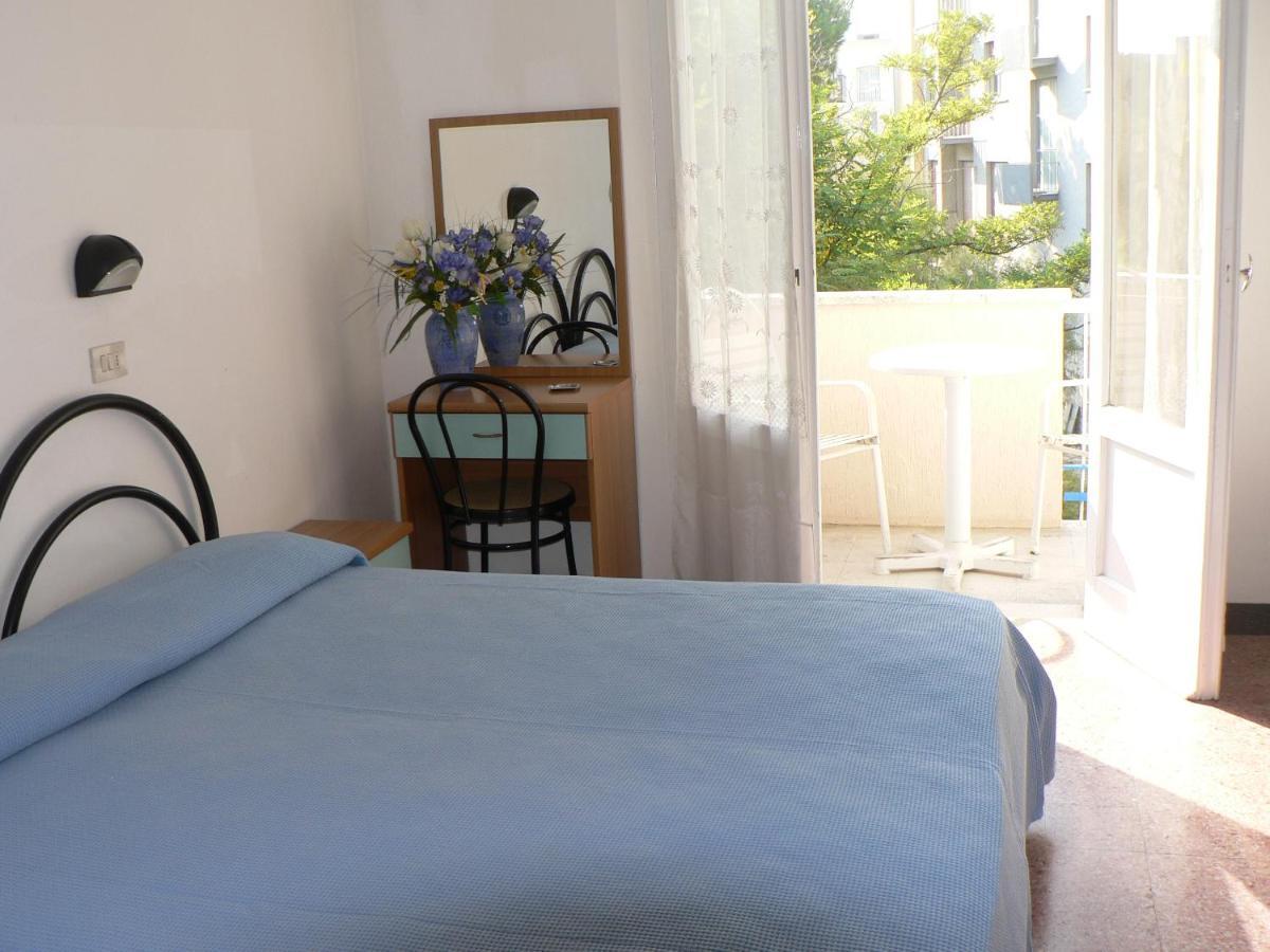 Hotel Arlesiana Rimini Eksteriør billede